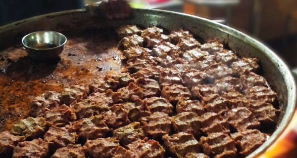How to Do a Budget-Friendly Street Food Tour in Lucknow